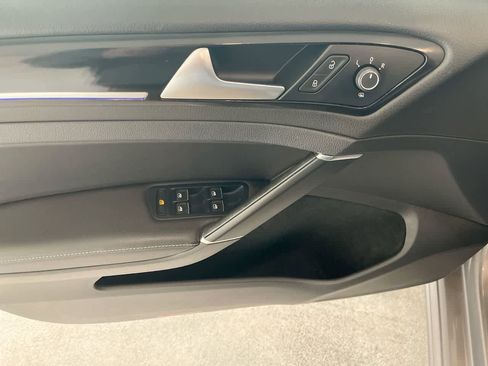 Used 2016 Volkswagen Golf R 4-Door image 13