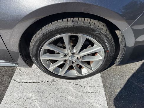 Used 2015 Toyota Avalon XLE Touring image 12