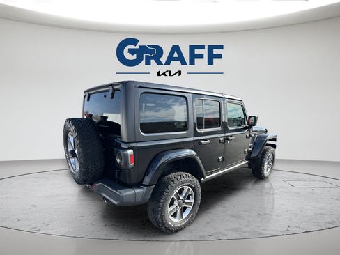 Used 2018 Jeep Wrangler Unlimited Sahara w/ Uconnect 4C Nav & Sound Group AWD/4WD image 5