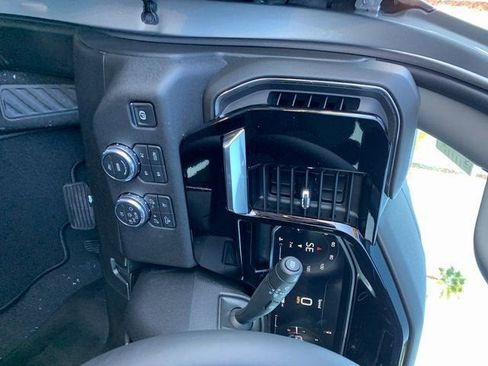 New 2026 GMC Sierra 2500 SLT w/ SLT Premium Package image 18