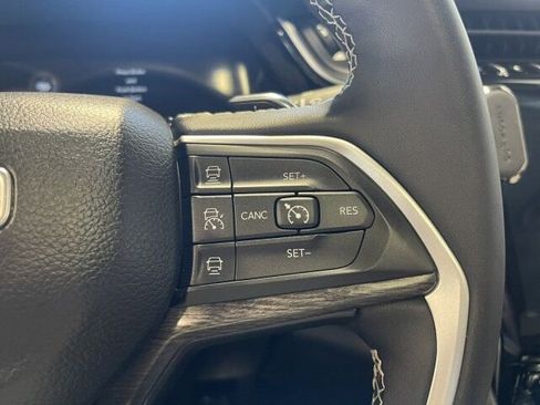 Used 2023 Jeep Grand Cherokee 4WD 4xe w/ Luxury Tech Group II image 21