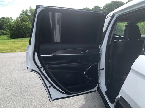 Used 2022 Jeep Grand Cherokee L Limited RWD image 26