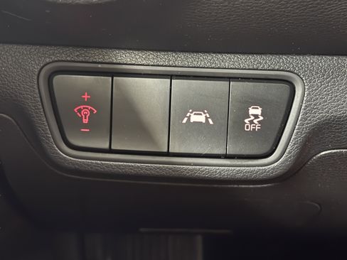 Used 2020 Kia Forte LXS FWD image 17