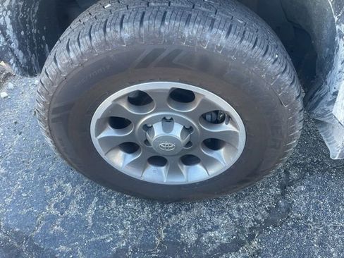 Used 2013 Toyota FJ Cruiser 4WD w/ Convenience Pkg image 15
