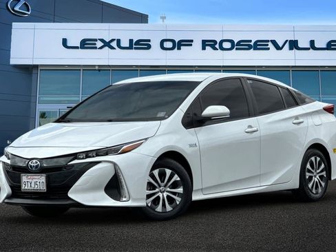 Used 2022 Toyota Prius Prime LE image 1