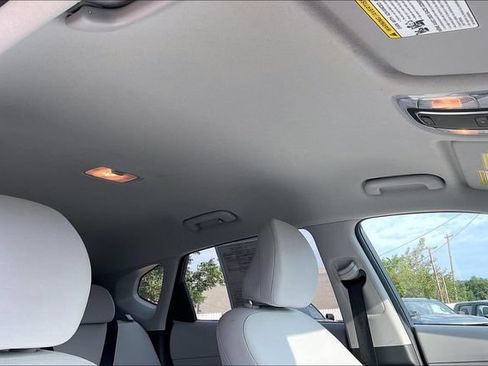 Used 2025 Hyundai Kona SEL AWD/4WD image 26