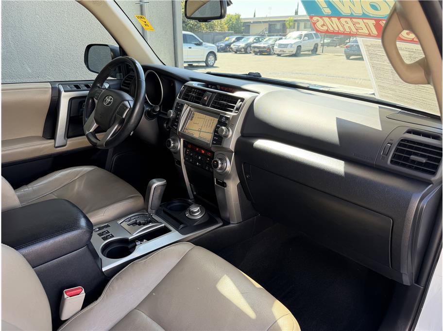 Used 2012 Toyota 4Runner Limited AWD/4WD image 18