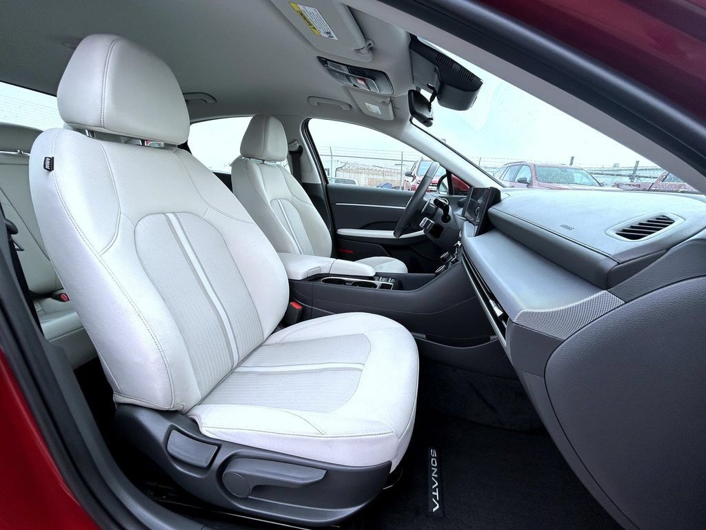 Used 2026 Hyundai Sonata SEL AWD/4WD image 18