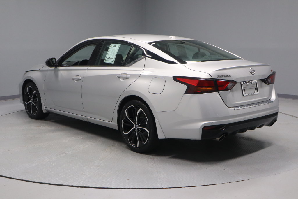 Certified 2023 Nissan Altima 2.5 SR w/ SR Premium Package FWD image 6