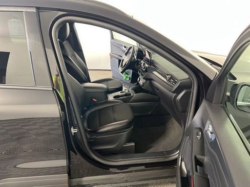Used 2025 Ford Escape ST-Line Select AWD/4WD image 27