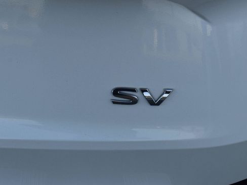 Used 2023 Nissan Rogue SV FWD image 9
