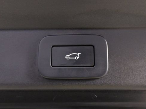 Used 2023 Land Rover Range Rover Sport SE image 65