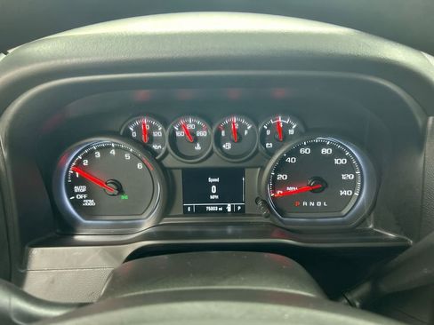 Used 2020 Chevrolet Silverado 1500 Custom w/ Custom Value Package image 13