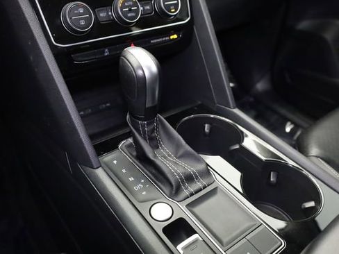 Used 2022 Volkswagen Atlas SE w/ Black Wheel Package FWD image 26
