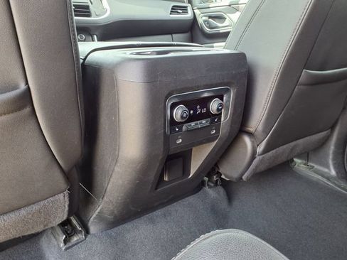 Used 2024 Chevrolet Suburban Z71 w/ Luxury Package AWD/4WD image 22