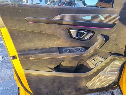 Used 2023 Lamborghini Urus Performante image 18