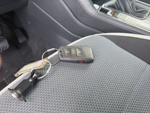 Used 2025 Volkswagen Taos S image 21