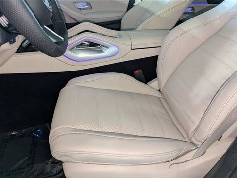 New 2026 Mercedes-Benz GLS 580 4MATIC image 3
