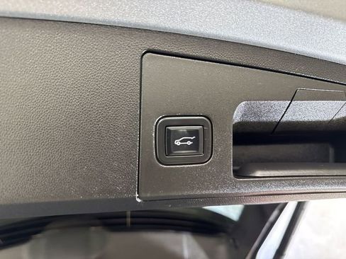 Used 2023 Cadillac XT4 Premium Luxury image 24