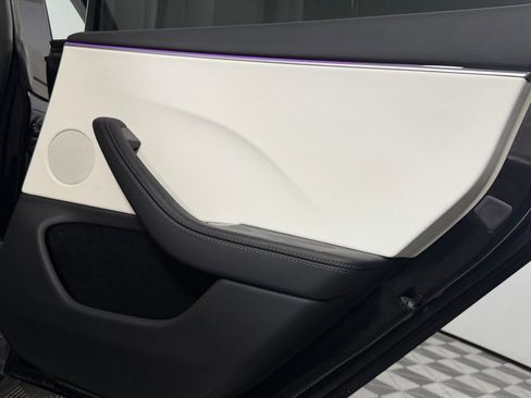 Used 2025 Tesla Model 3 Long Range image 32