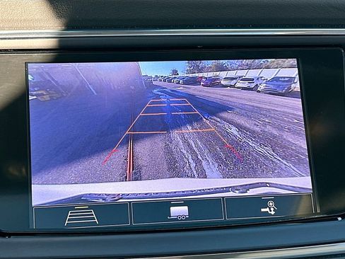 Used 2020 Buick Enclave Premium w/ Sun and Sites Package image 14