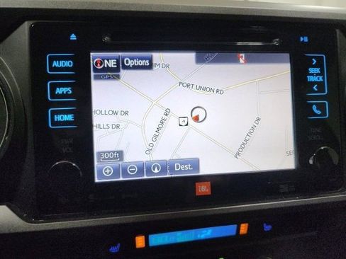 Used 2017 Toyota Tacoma TRD Sport image 34