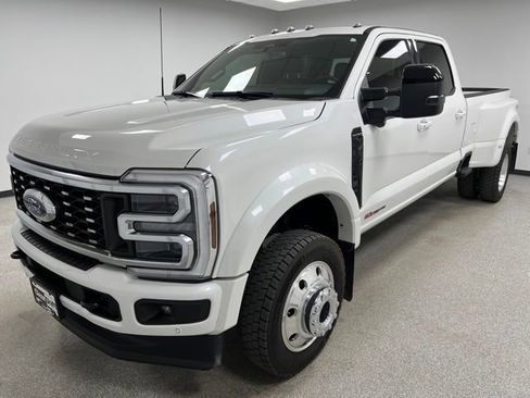 Used 2025 Ford F450 Platinum w/ FX4 Off-Road Package AWD/4WD image 4
