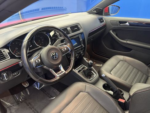 Used 2017 Volkswagen Jetta GLI FWD image 11