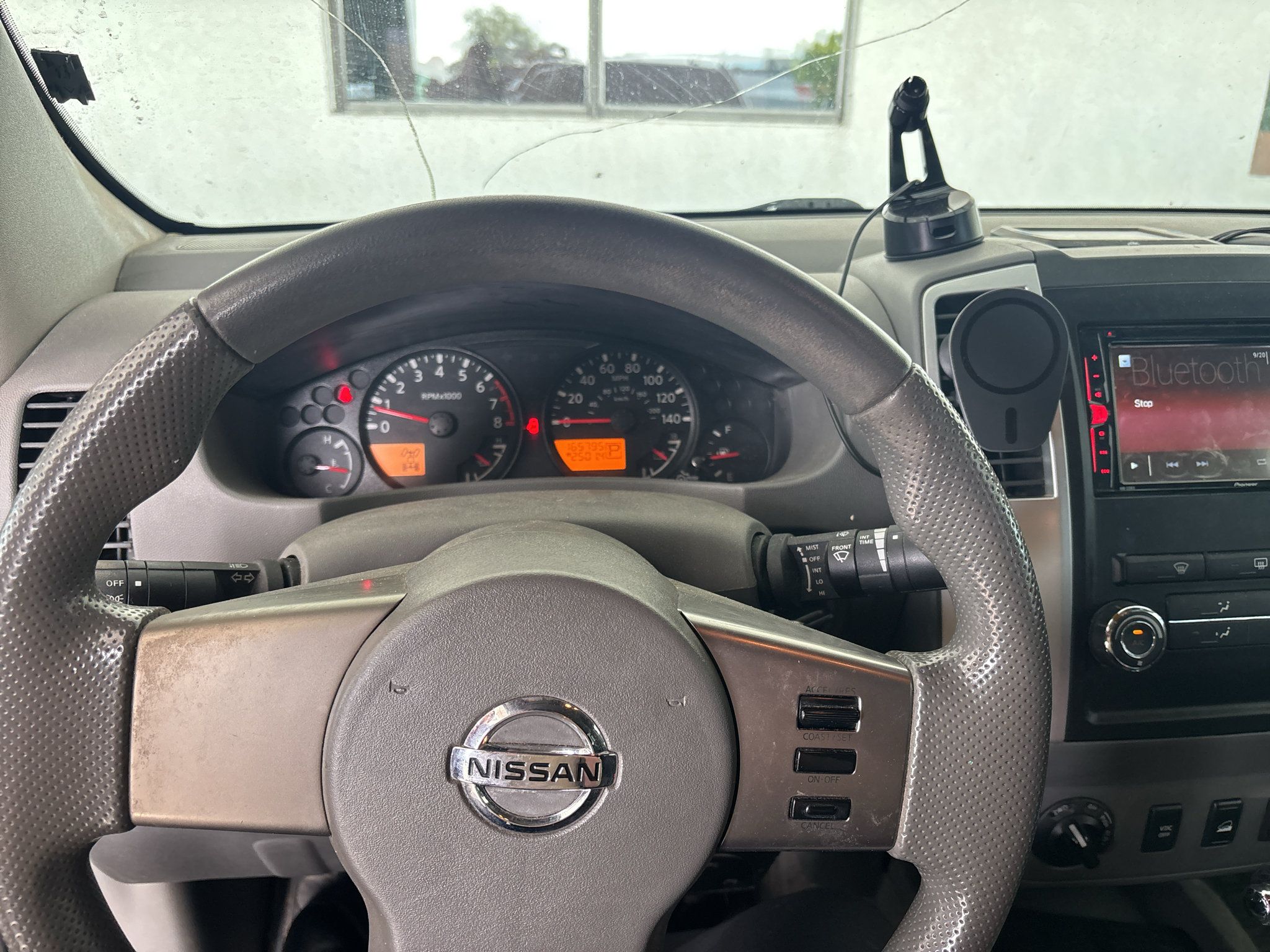 Used 2011 Nissan Frontier SV AWD/4WD image 2