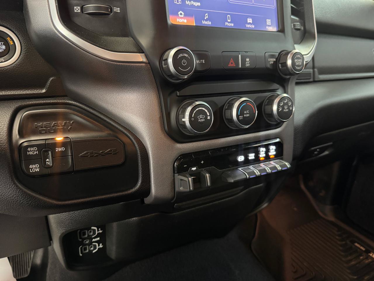 Used 2022 RAM 2500 Big Horn w/ Level A Equipment Group AWD/4WD image 15