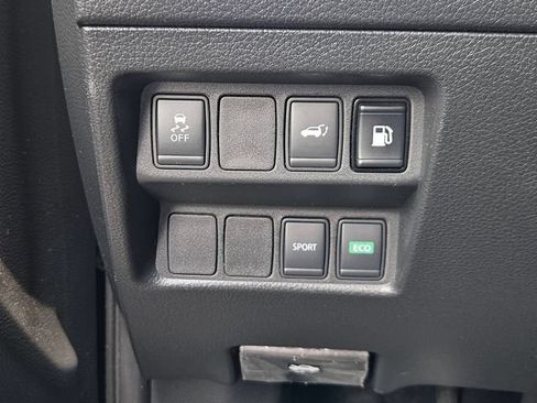 Used 2018 Nissan Rogue SV FWD image 14