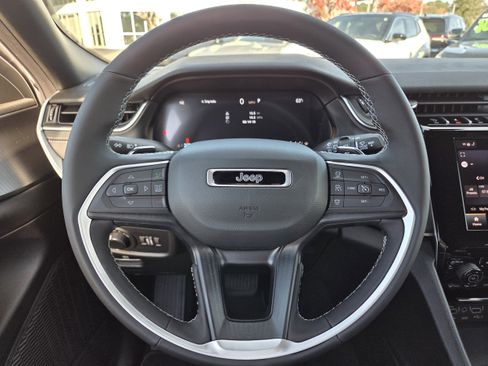 New 2025 Jeep Grand Cherokee L Altitude image 23