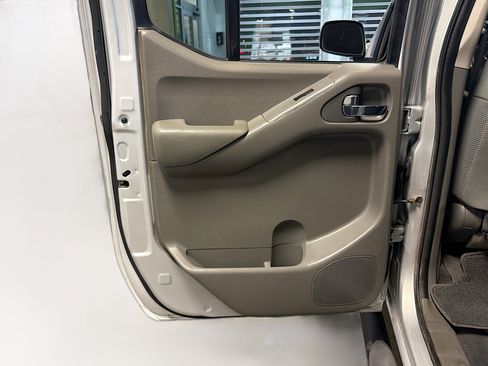 Used 2019 Nissan Frontier SV image 25