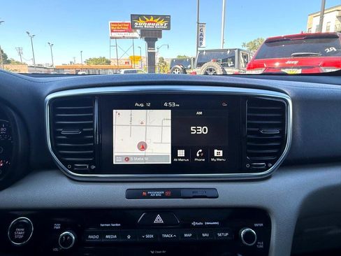 Used 2022 Kia Sportage EX w/ EX Technology Package image 35