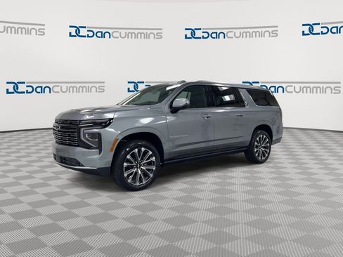 New 2026 Chevrolet Suburban High Country AWD/4WD image 4