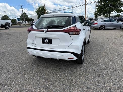 Used 2021 Nissan Kicks S FWD image 33