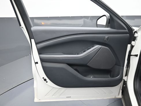 Used 2023 Ford Mustang Mach-E Select image 17
