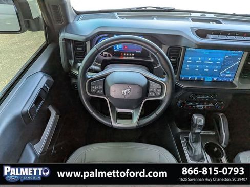 Used 2022 Ford Bronco Outer Banks w/ Sasquatch Package AWD/4WD image 14