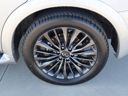 Used 2022 INFINITI QX80 Premium Select w/ Cargo Package image 9