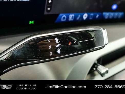 Used 2026 Cadillac Vistiq Luxury AWD/4WD image 14