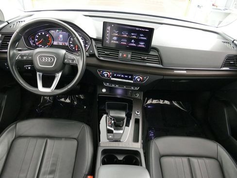 Used 2023 Audi Q5 2.0T Premium w/ Convenience Package AWD/4WD image 9