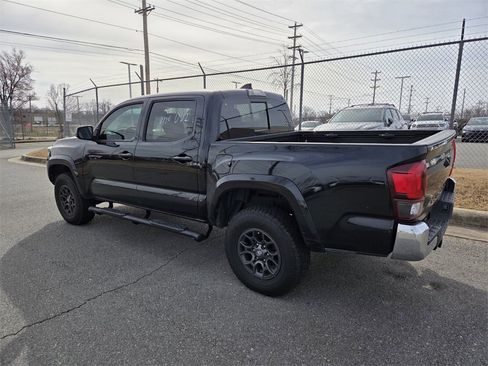 Used 2018 Toyota Tacoma SR5 image 3