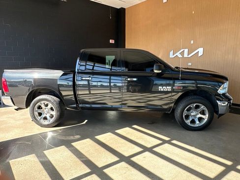 Used 2015 RAM 1500 Classic SLT w/ Luxury Group AWD/4WD image 16