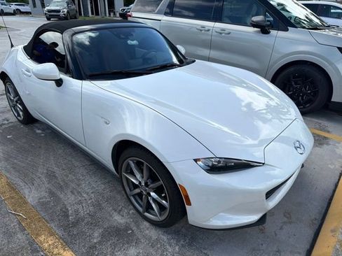 Used 2022 MAZDA MX-5 Miata Grand Touring w/ Weather Package RWD image 2