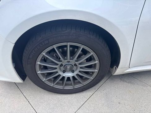 Used 2017 Toyota Avalon Limited w/ All Weather Liner Package FWD image 12
