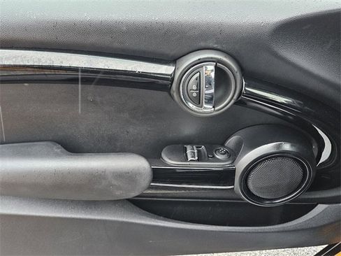 Used 2018 MINI Cooper S image 27