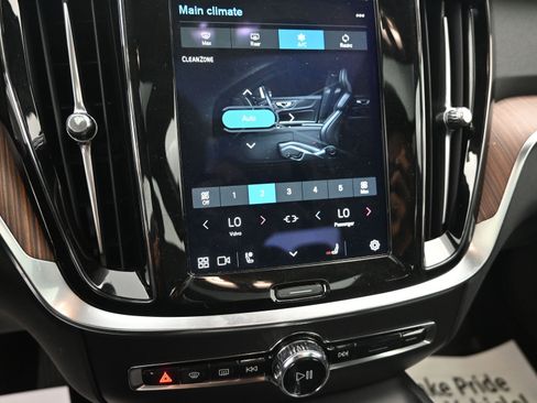 Used 2023 Volvo S60 B5 Plus w/ Climate Package image 19