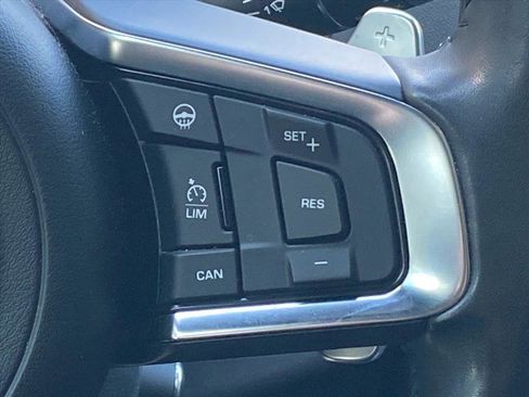 Used 2018 Jaguar F-PACE R-Sport AWD/4WD image 9