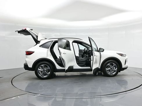 New 2025 Ford Escape ST-Line w/ Equipment Group 301A image 3