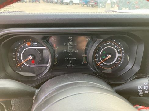 Certified 2024 Jeep Wrangler Unlimited Rubicon w/ Convenience Group image 17